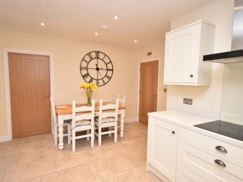 Lavender Cottage - image 3