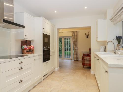 Lavender Cottage - image 4
