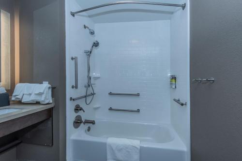 Staybridge Suites - Charleston - Mount Pleasant an IHG Hotel - image 8