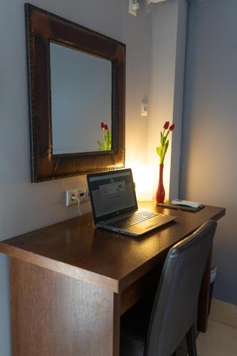 HOTEL HILL - image 6