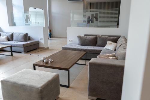 HOTEL HILL - image 2