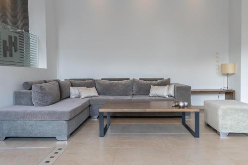 HOTEL HILL - image 4