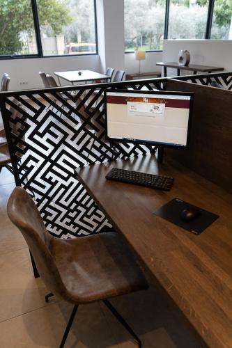 HOTEL HILL - image 10