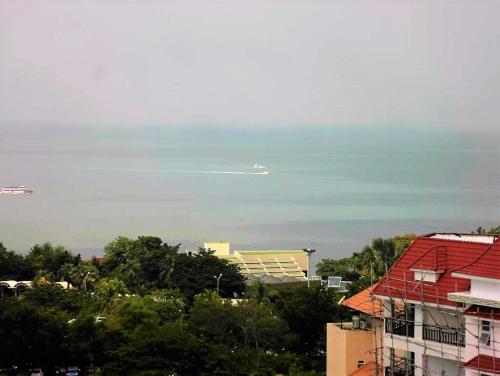 The Cliff sea & pool views studio apartment Pratumnak Pattaya The Cliff sea & pool views studio apartment Pratumnak Pattaya