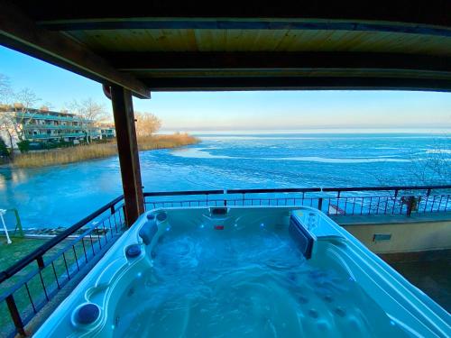 View, Royal Mediterran in Siofok