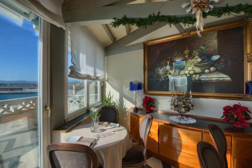Restaurant, Grand Hotel Ortigia in Syracuse