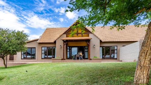 3 bedrooms, 6 beds