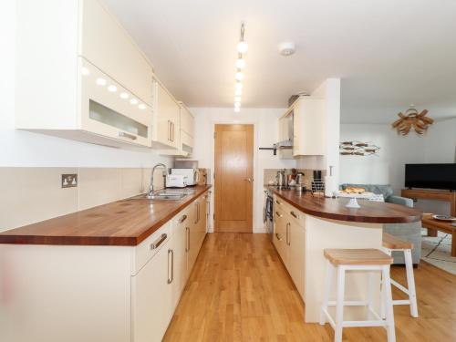 Ocean Blue - image 11