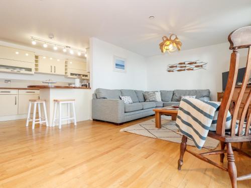 Ocean Blue - image 4