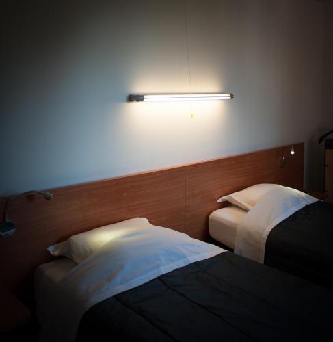 JFK Hotel - image 12