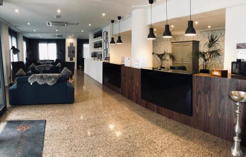 Plaza Regency Hotels - image 14