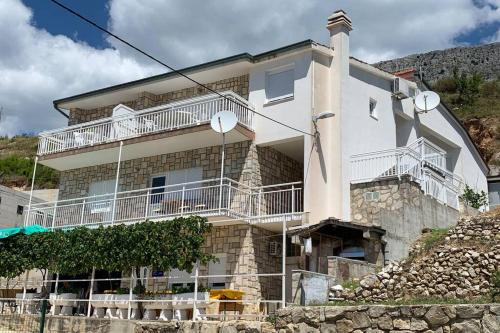 A szálláshely kívülről, Apartment 1 with pool and amazing sea view in Lokva Rogoznica