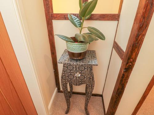 May Cottage - image 3