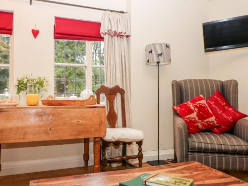 October Cottage - image 13