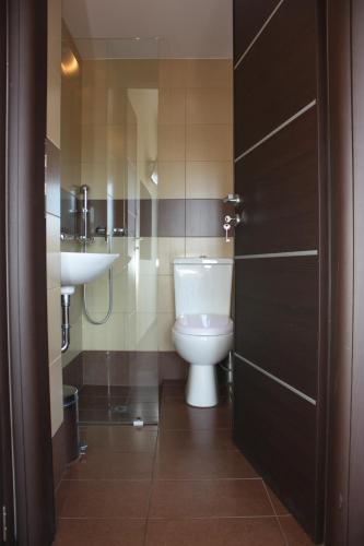 Pella Inn Hostel Room Type - Twin Room with Bathroom and Balcony