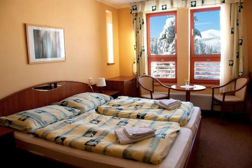 King Room with Mountain View