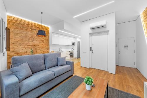 Lodging Apartments Amazing apartment by Ramblas with inner terrace - image 3