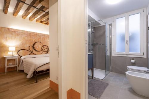 Two-Bedroom Apartment room in Rialto Sant'Aponal Prestige by Wonderful Italy