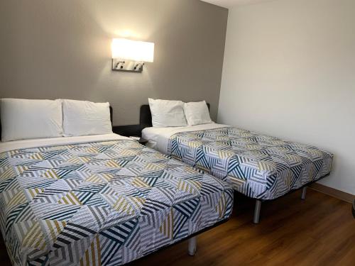 2 double beds