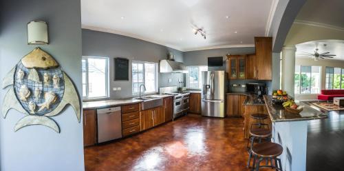 مطبخ, Blue Paloma Bed & Breakfast in Lucea