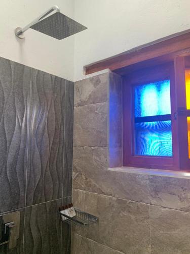 Double or Twin Room image 3