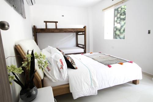 1 double bed, 2 bunk beds