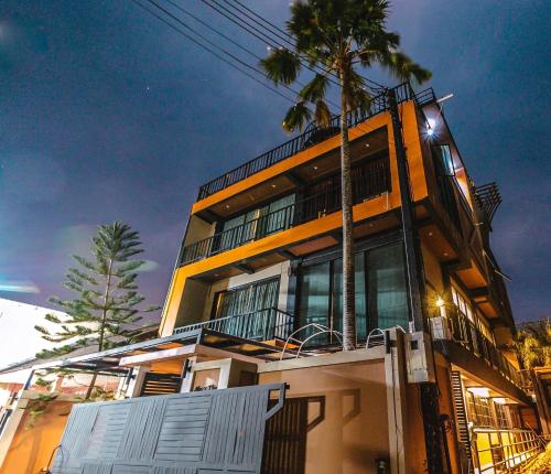 ABOYTHED Party Villa for 20p. w Rooftop Pool Gym Cinema Bar Sports G ABOYTHED Party Villa for 20p. w Rooftop Pool Gym Cinema Bar Sports Game