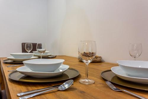Goldcentral Apartment Dob-Cozy Place Next to Mazel Tov-Two Bedrooms - image 13