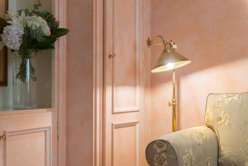 Deluxe Suite image 8