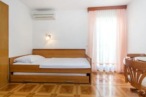 Apartment image 8