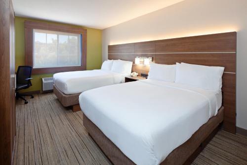 Holiday Inn Express Hotel & Suites San Diego-Escondido, an IHG Hotel