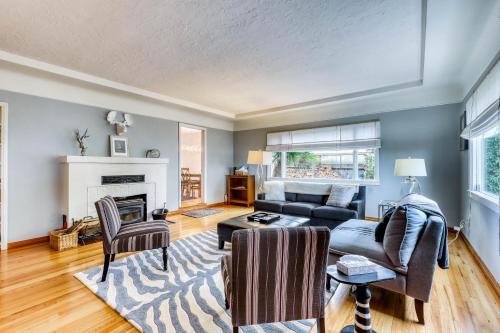 Bungalow by the Sea - image 2