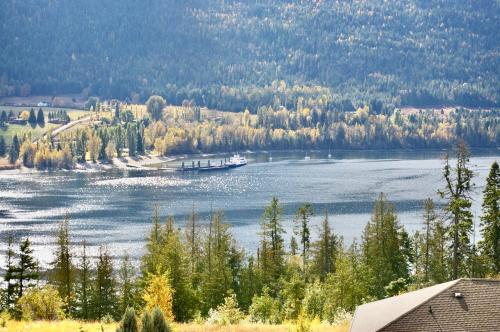 Apkārtne, Kootenay Wild Guest Suites in Ainsworth Hot Springs (BC)