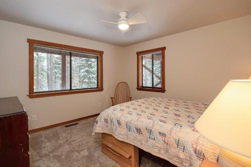 Private Mountain Retreat With Sauna & Game Room Home - image 4