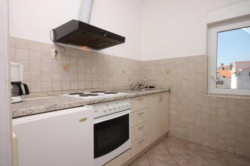 Family friendly apartments with a swimming pool Vodice - 6261 - image 8