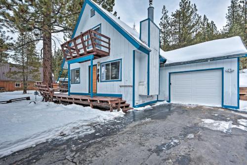 Peaceful and Upscale Ski Cabin 11 Mi to Heavenly!