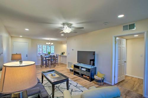 Modern Paradise Valley Condo with Golf Course View!
