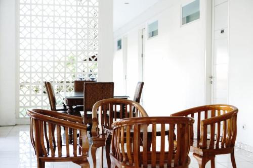 Surokarsan Residence photo 4