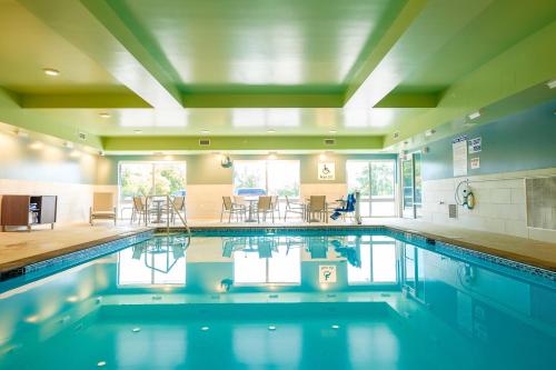 Holiday Inn Express & Suites Eagan - Minneapolis Area, an IHG Hotel