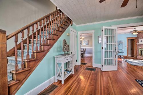 Dtwn Lake Geneva Home, Walk to Beach and Restaurants in 迪爾菲爾德