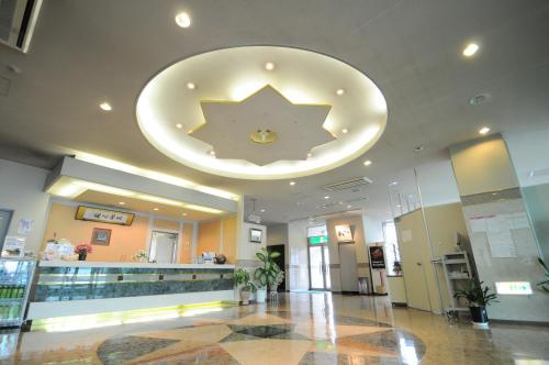 Lobby, Hotel Sunfuraton near Furano and Biei District Tourism Centre