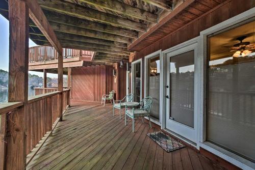 Lakefront Retreat with Dock and Beach 2 Miles to Golf
