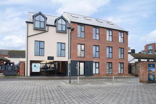 Зовнішній вигляд готелю, Elliot Oliver - Loft Style 2 Bedroom Apartment With Parking In The Docks in Глусестер