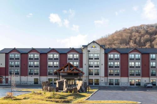 Microtel Inn & Suites by Wyndham Mont Tremblant - Hotel