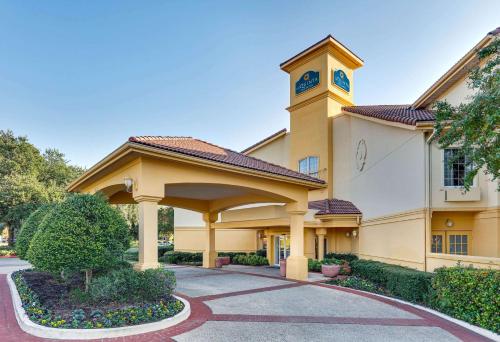 La Quinta by Wyndham Dallas - Addison Galleria