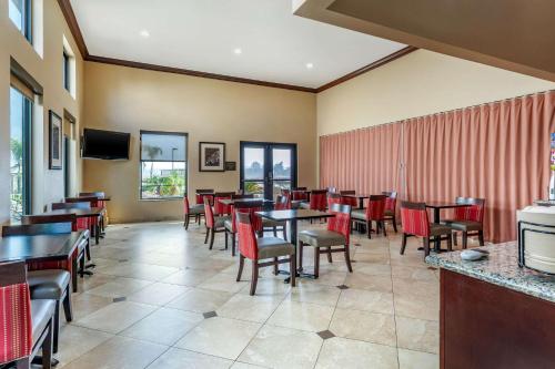 Comfort Inn and Suites Colton/San Bernardino - image 8