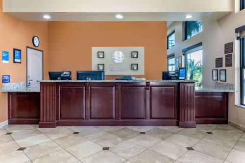 Comfort Inn and Suites Colton/San Bernardino - image 7