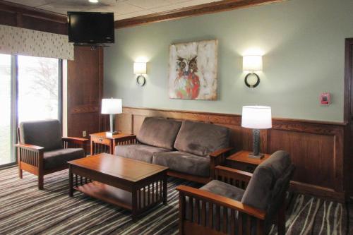 Clarion Inn & Suites - University Area in Cortland, USA