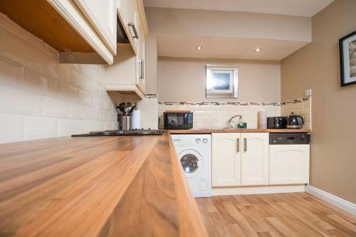Tranquil luxury two bedroom apartment at the beach