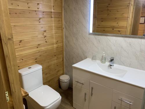 Vannituba, Southernwood - Garden Lodge 9 in Didcot